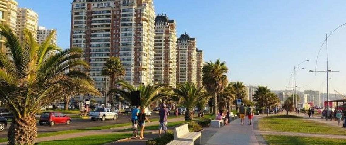 Temporada de verano: Las mejores zonas para invertir en renta corta en Chile