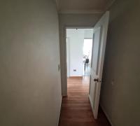 Pasillo a habitaciòn principal.