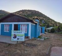 Frontis de la casa, material sólido