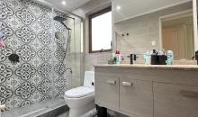 CÓMODO BAÑO PPAL REMODELADO