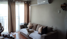 living cuenta con aire acondicionado de 12000 BTUI