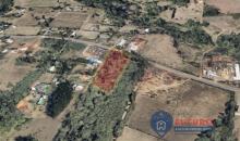 sitio en rojo es el que tenemos en venta pero existe la opción de comprar lo del lado a mano derecha así como lo de atrás