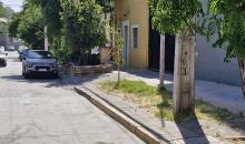 Calle Santa Elvira con poco tránsito y posibilidad de estacionar