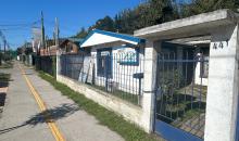 Frente una de las propiedades del lote