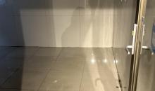 LOCAL DE 12 M2 EN SEGUNDO PISO DONDE HAY MÁS LOCALES COMERCIALES DE DIFERENTES RUBROS