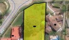 Sitio 930 m2 (vista aérea/ sombreado en verde)