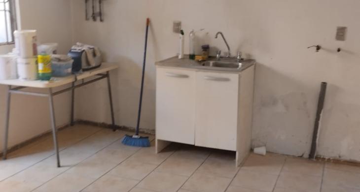 COCINA MUY GRANDE AMPLIADA, PARA INSTALAR UNA ISLA