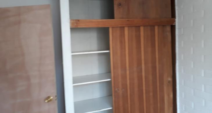 Dormitorio B, ubicado en segundo piso con vista sur, cuenta con  closet.