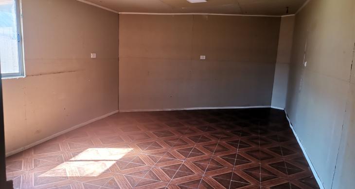 Dormitorio C (ampliación), ubicado en primer piso (al fondo de la casa), tambien puede servir como bodega.