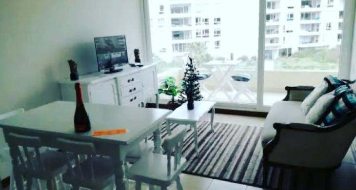 living comedor con mesa comedor- sillón- tv incluido