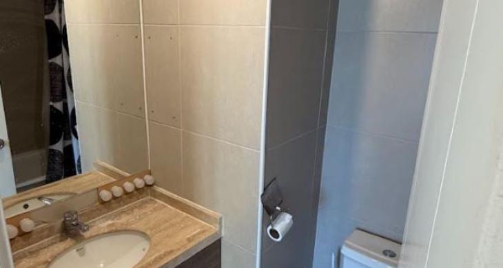 Baño vista al ingreso