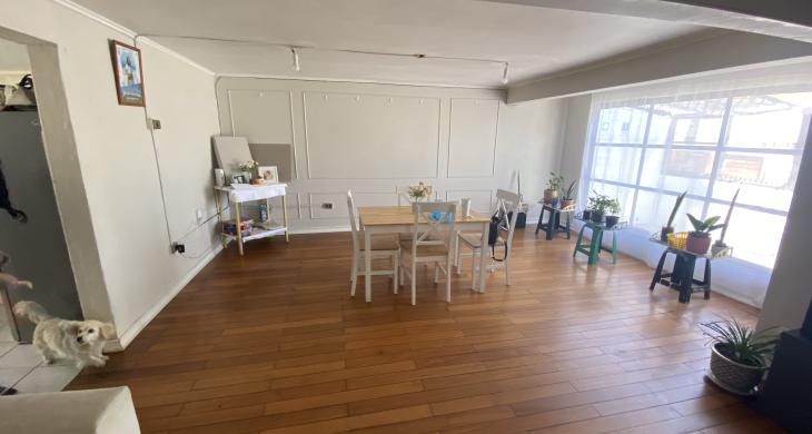 HALL Y LIVING COMEDOR AMPLIO O LOCAL COMERCIAL