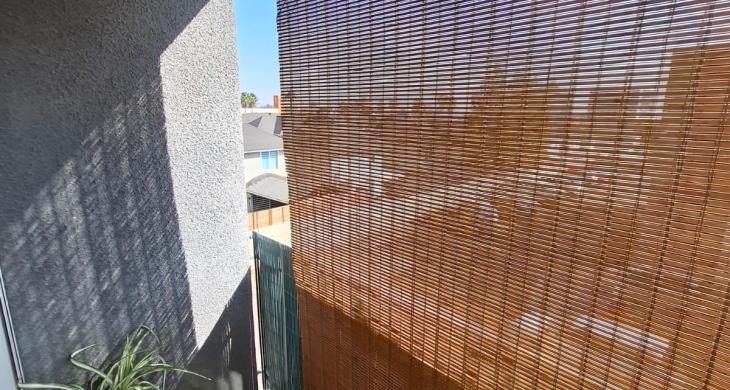 Amplia terraza con salida desde el living