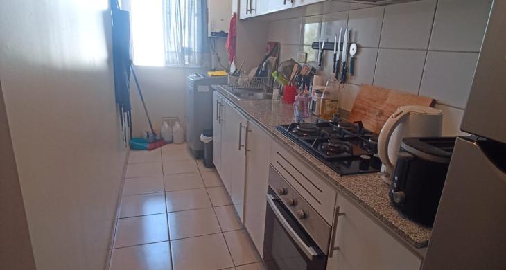 Cocina independiente, ideal para quienes disfrutan cocinar sin que se mezclen los olores con el resto del hogar