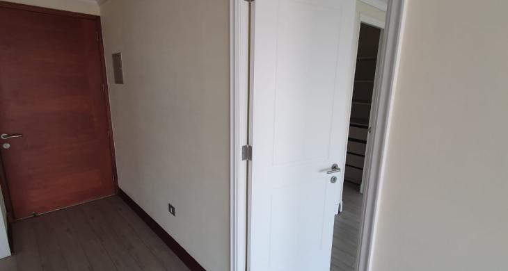 ambos dormitorios con baño en suite