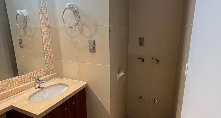 Baño y conexión a lavadora