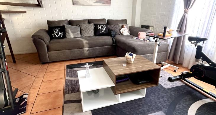 Amplio y acogedor living.