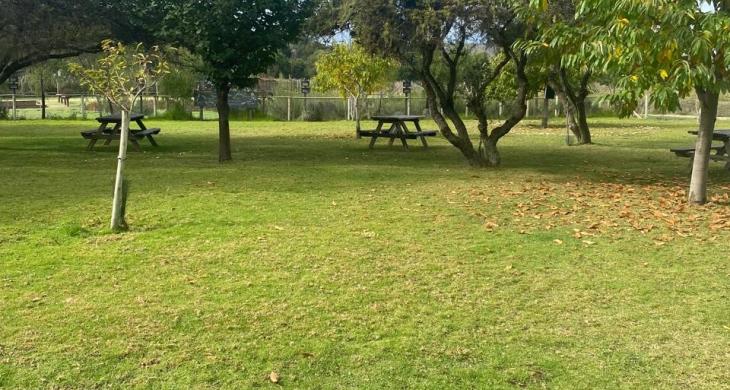 Sector picnic de la "Granja Aromática"