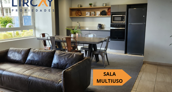 cómoda sala multiuso para compartir con tus invitados