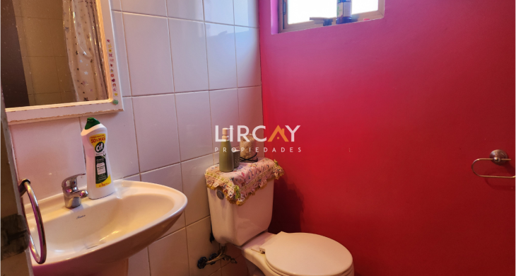 con dos baños completos