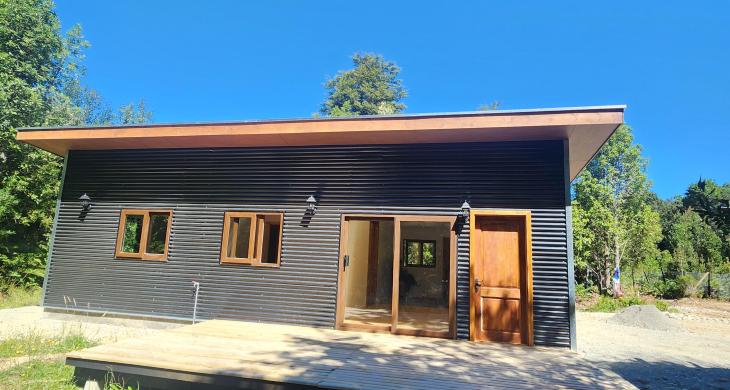 casa con vista a terraza.